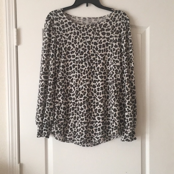 Leopard print long sleeve - Picture 1 of 5
